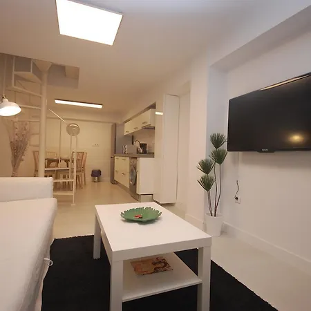 Holi Rent Salmedina Apartment Seville